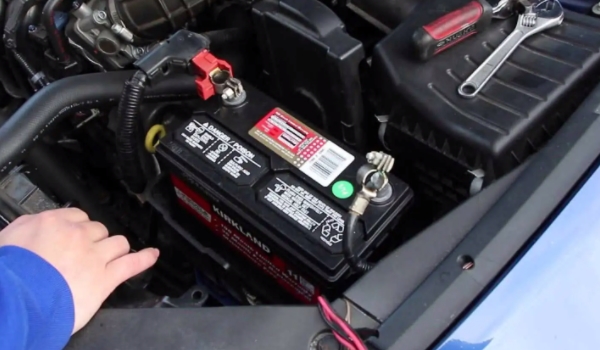 汽车的蓄电池多久更换一次 2年到6年更换一次