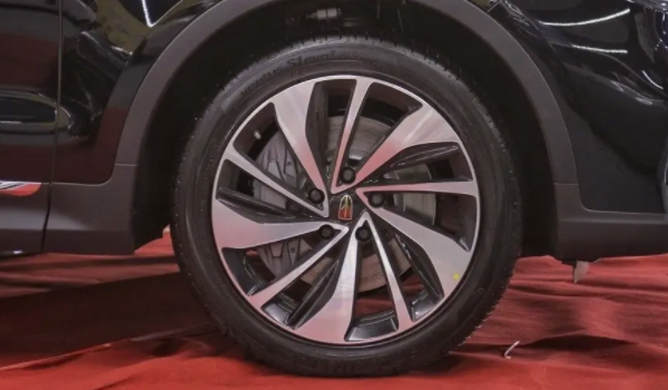 红旗HS7的轮胎多久更换一次 在3万到4万公里更换