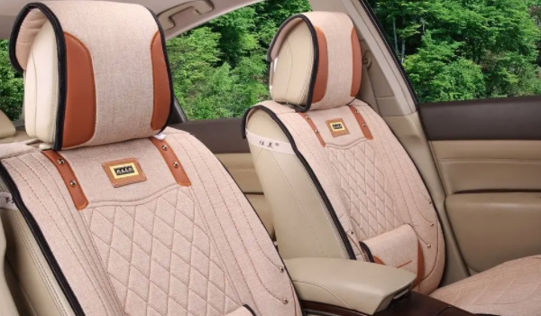 车里需要用坐垫套么 可以选择性使用坐垫套（不做强制规定）