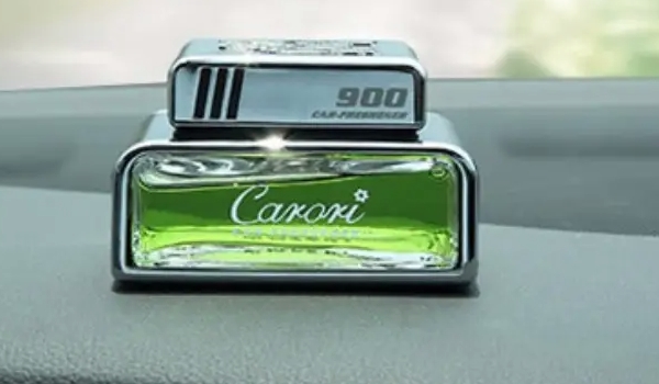 汽车香水有几种 分为四种（香水，香膏，香片，喷雾）