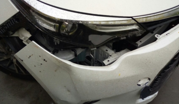 车辆保险杠损坏怎么办 需要进行维修处理（无法维修进行更换）