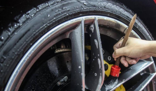 轮胎怎么进行保养 需要定期检查轮胎磨损使用情况（注意胎压）