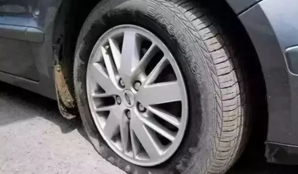 轮胎胎压过低的影响是什么 会影响车辆行驶安全（加大轮胎磨损）
